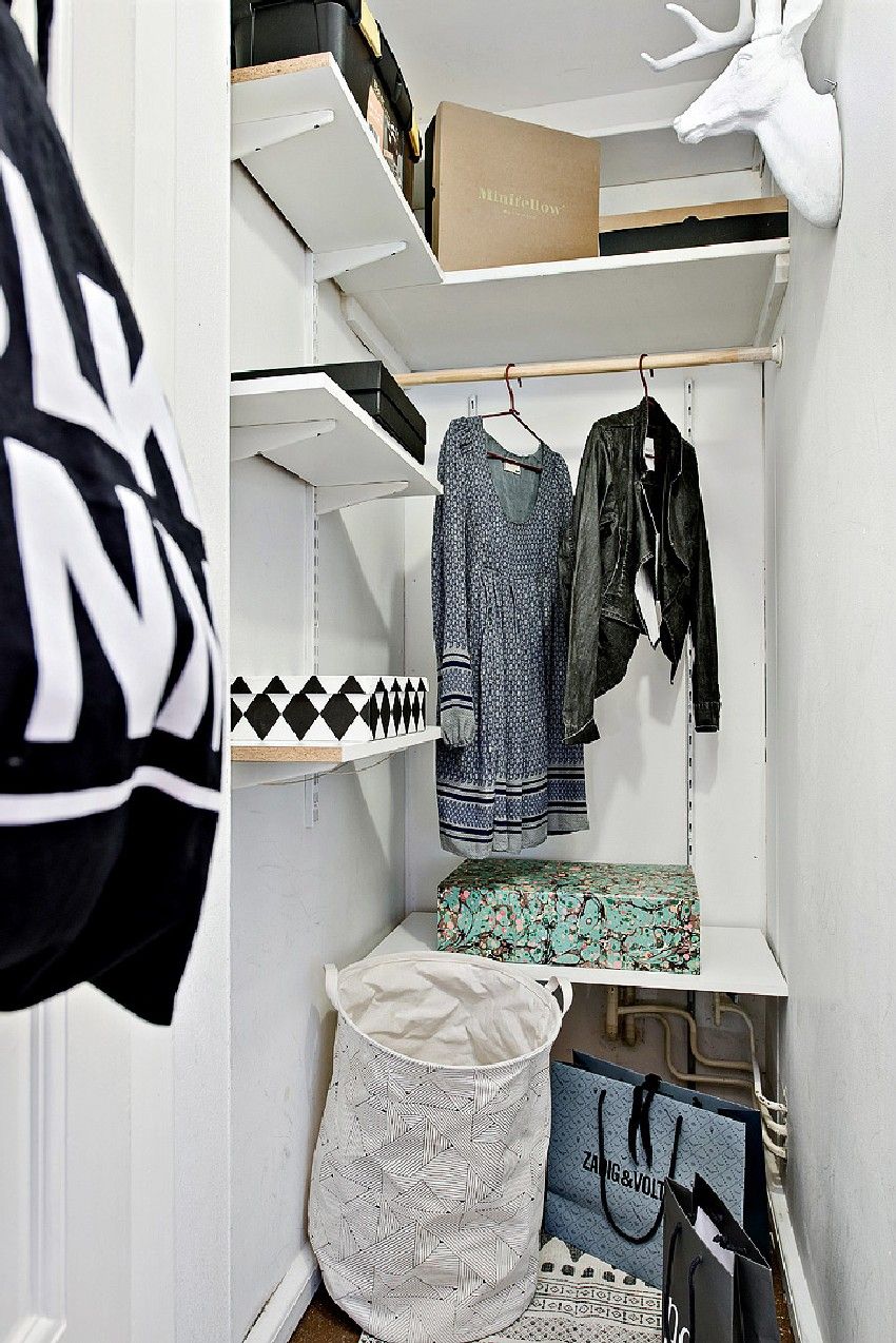 one-room-Scandinavian-apartment-storage-area