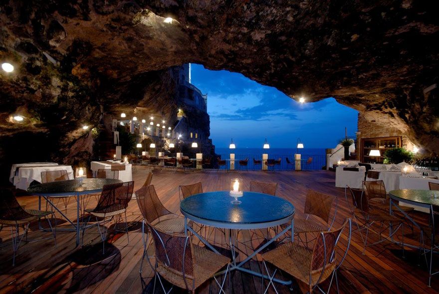 Interior-Design-Beldecor-AD-Italian-Cave-Restaurant-Grotta-Palazzese-In-The-Town-Of-Polignano-Mare-02