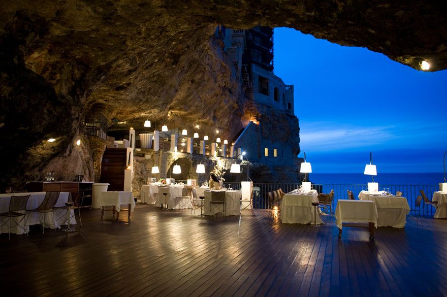 Interior-Design-Beldecor-AD-Italian-Cave-Restaurant-Grotta-Palazzese-In-The-Town-Of-Polignano-Mare-07